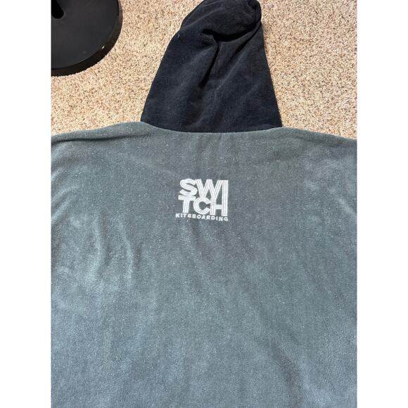 SWITCH Kiteboarding Towel blanket for Changing;  Hooded Poncho - Picture 8 of 9